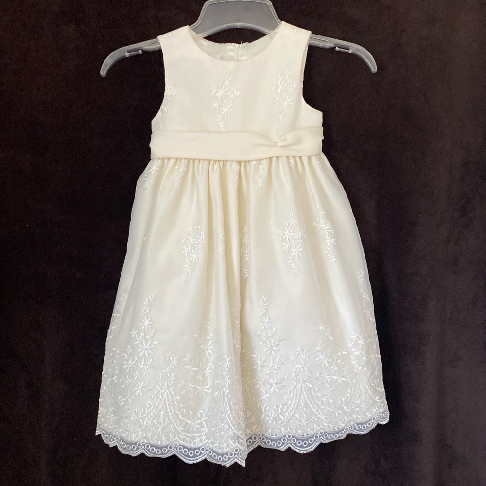American Princess size 4 ivory flower girl formal fancy dress
